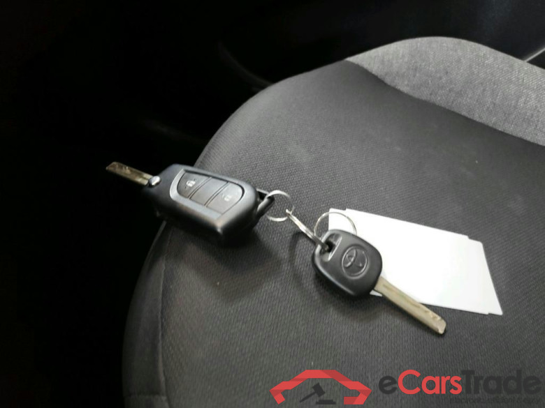 TOYOTA Aygo X 53 kW #5